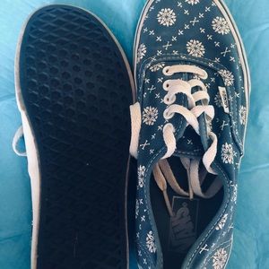 VANS AUTHENTIC